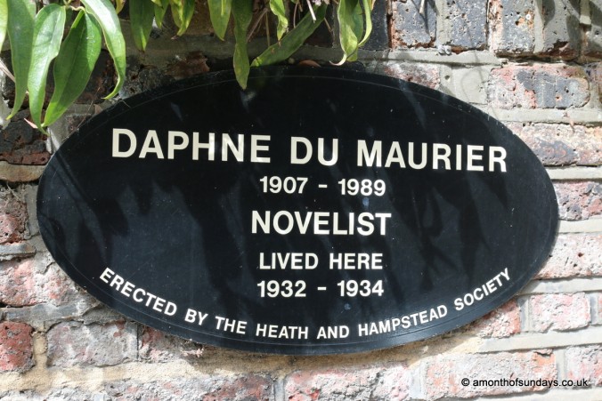 Daphne du Maurier plaque